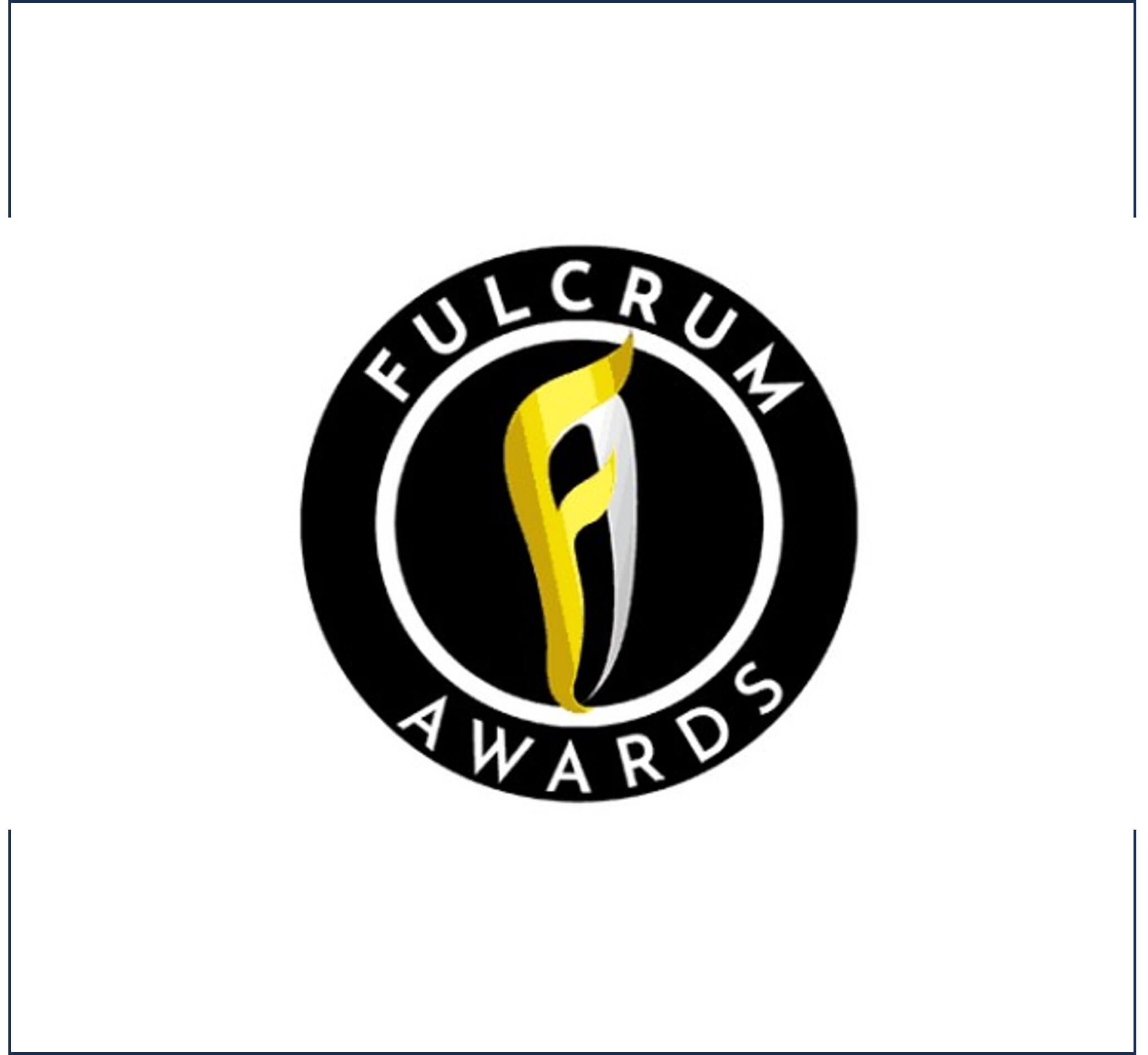 Logotipo de los ganadores de los Premios Fulcrum 2023.